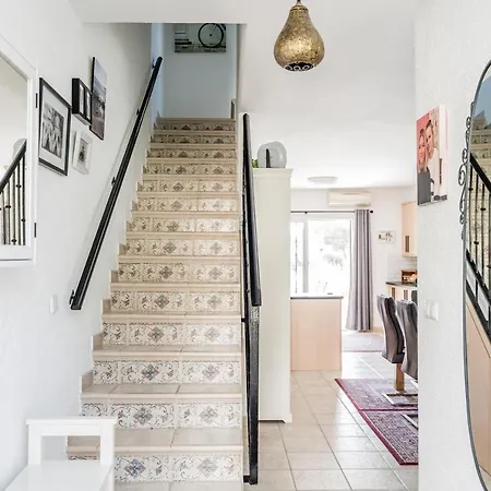 Townhouse Close To The 公寓 *